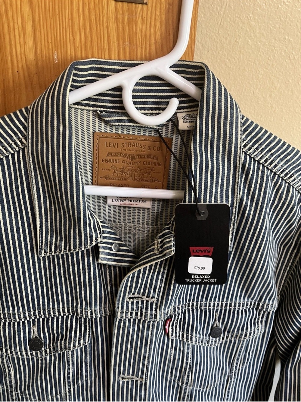 Levi’s Premium Relaxed Fit S Trucker Jacket A5782‑0077 Railroad Stripe NWT - Picture 4 of 12